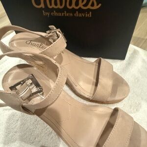 Charles David Women's Beige Strap Sandals